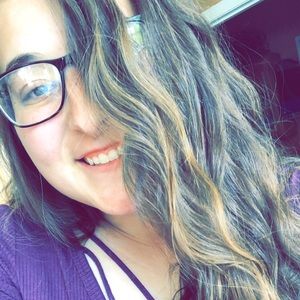 Meet your Posher, Becca